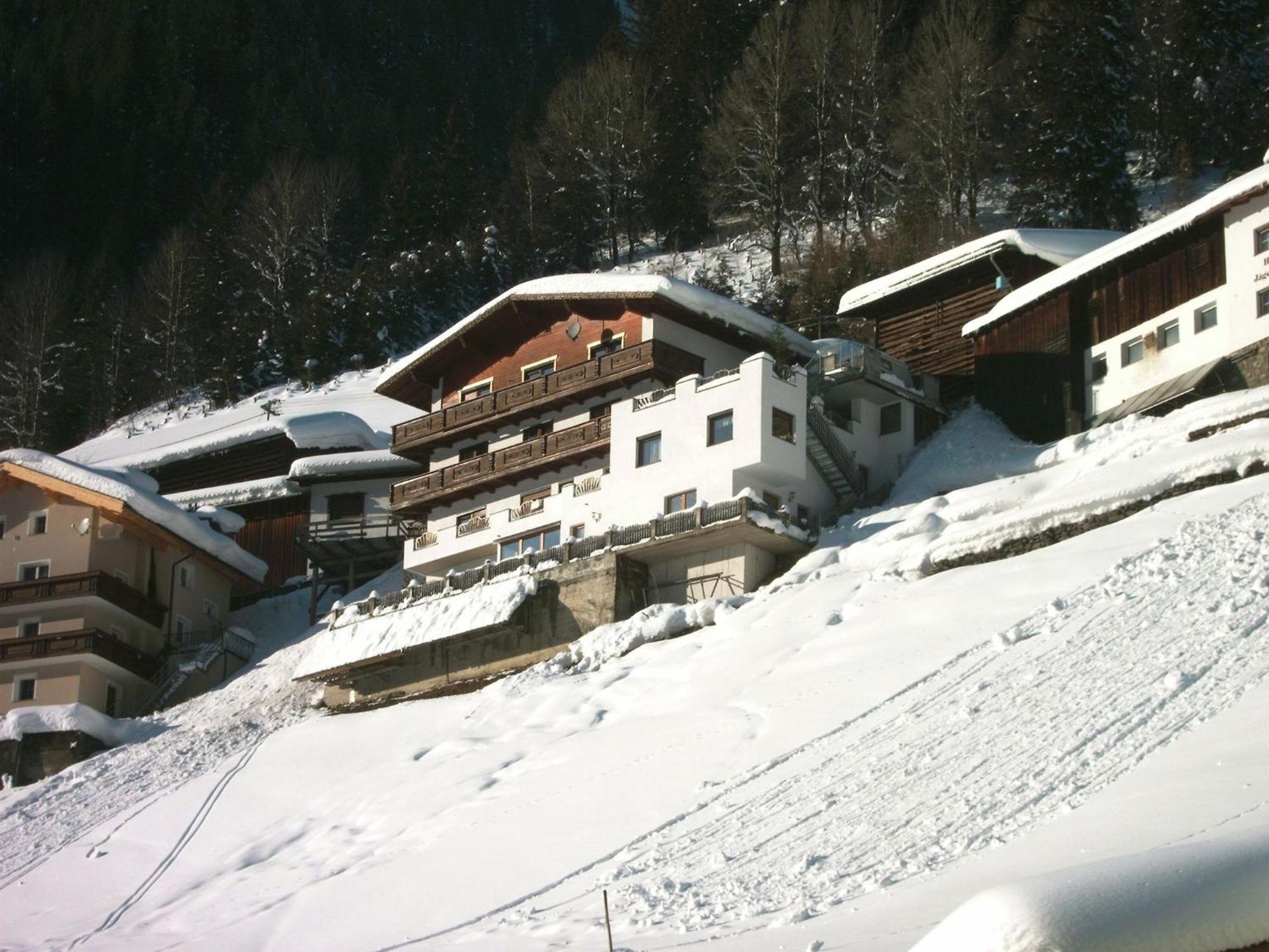 Land On The Kppl Mountain Chains Kappl  Exteriör bild
